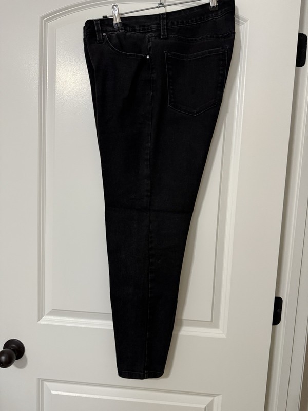 Women Size 14 CHARTER CLUB Bristol Skinny Leg Ankle Jeans Saturated Black