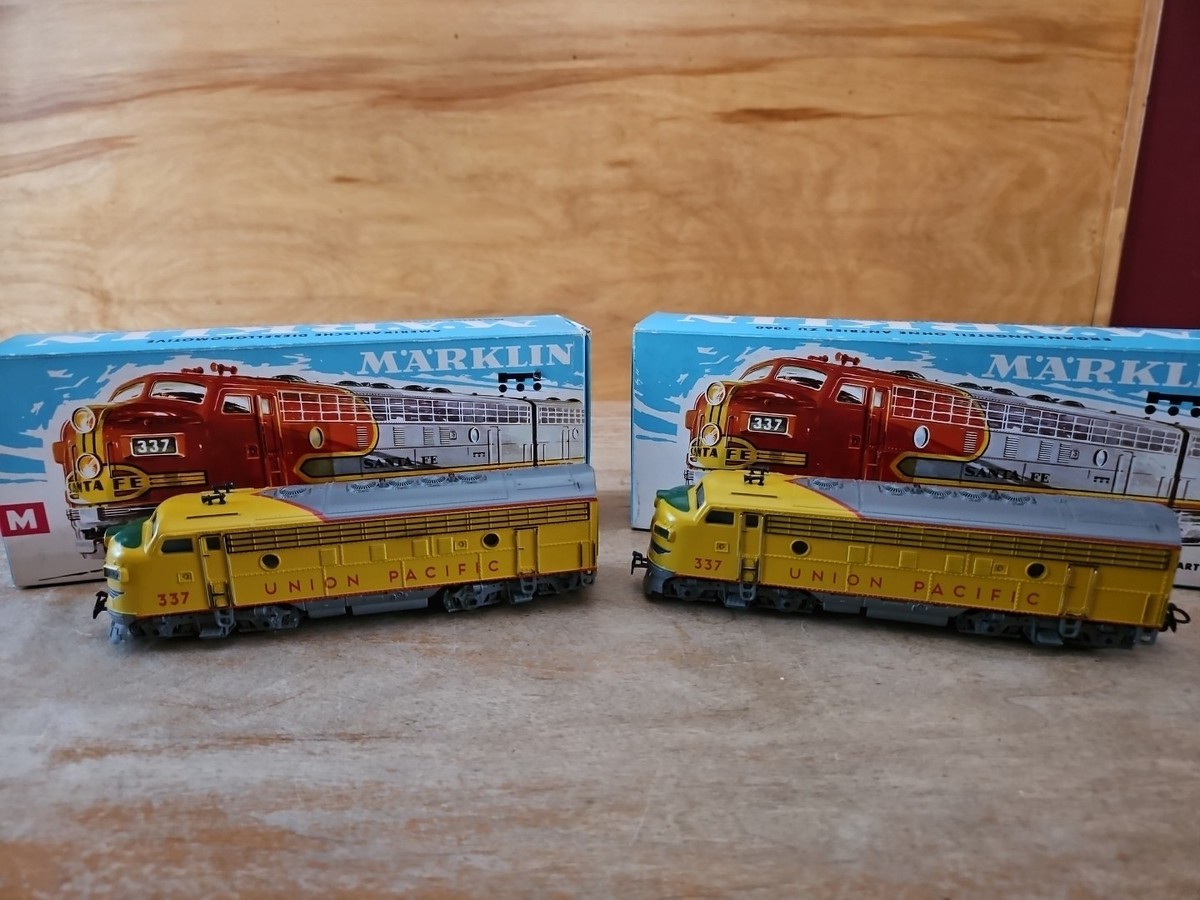Marklin 3061 & 4061 HO Union Pacific F7 Powered & Unpowered Diesel
