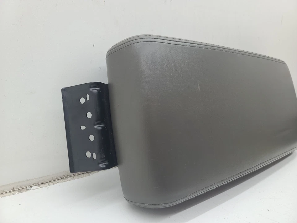 Chrysler 300 2008-2010 cargador consola central tapa reposabrazos pintura OEM: NLJ1 Foto 3 de 4