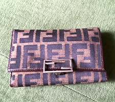 FENDI Baguette wallet on chain