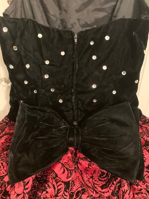 Robe Poof Velours Noir à Fleurs Rouges - Bretelles Spaghetti Et Nœud - Taille 10 - Occasion Très Bon état