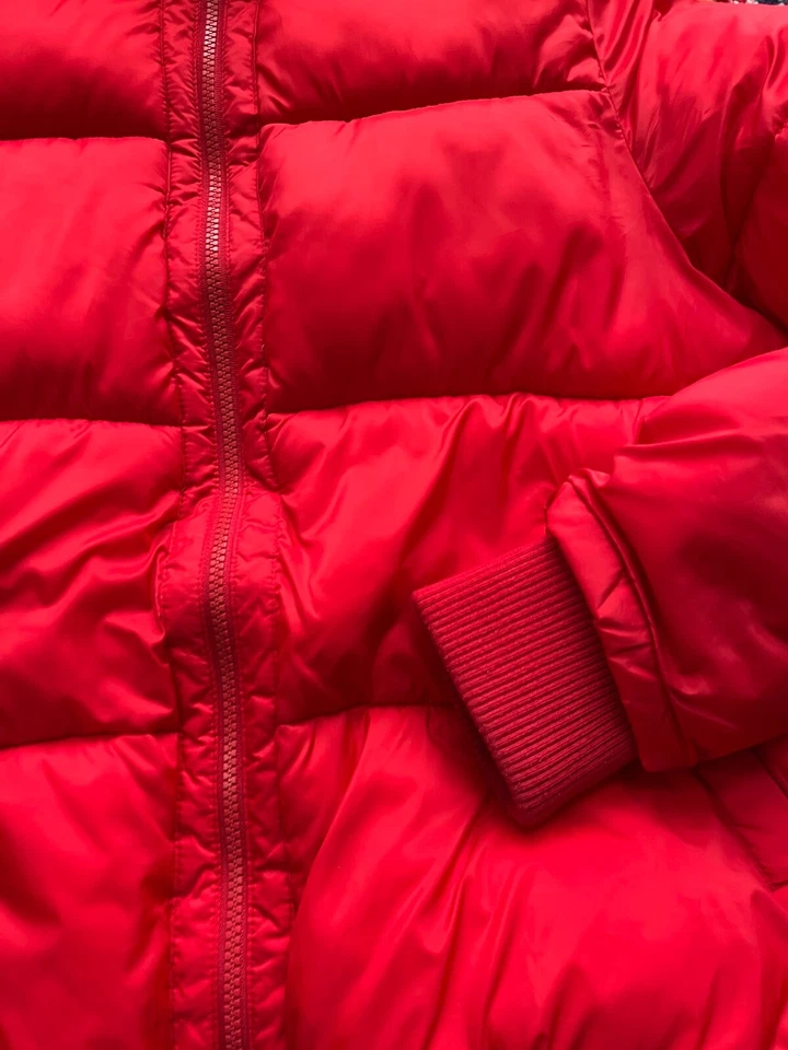 Chaqueta acolchada American Eagle AEO para mujer grande roja cremallera completa bolsillos con capucha Foto 2 de 4