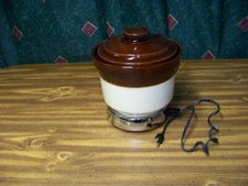 Vintage McCoy Oven Proof Glazed Stoneware 3 1/2 qt Beanpot w/ Heat-Rite warmer