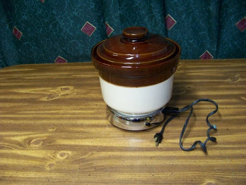 Vintage McCoy Oven Proof Glazed Stoneware 3 1/2 qt Beanpot w/ Heat-Rite warmer