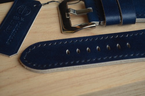27 mm Cinturino artigianale pelle blu tamponato 27/22 Pam Italy Handmade Band - Picture 3 of 12
