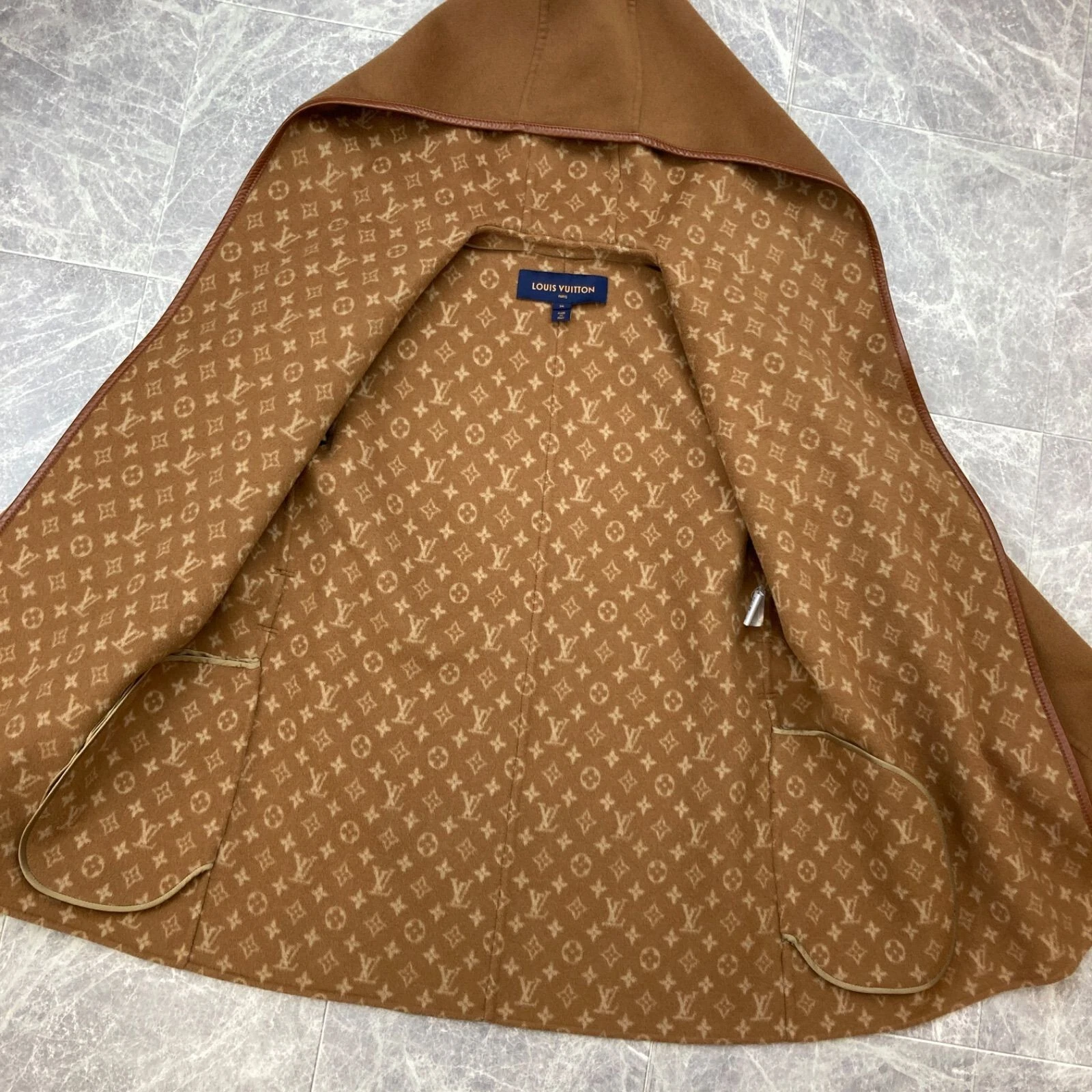 LOUIS VUITTON（LV） Cappotto Louis Vuitton Monogram Camel Double Face con cappuccio taglia: 36 FJC020QWE
