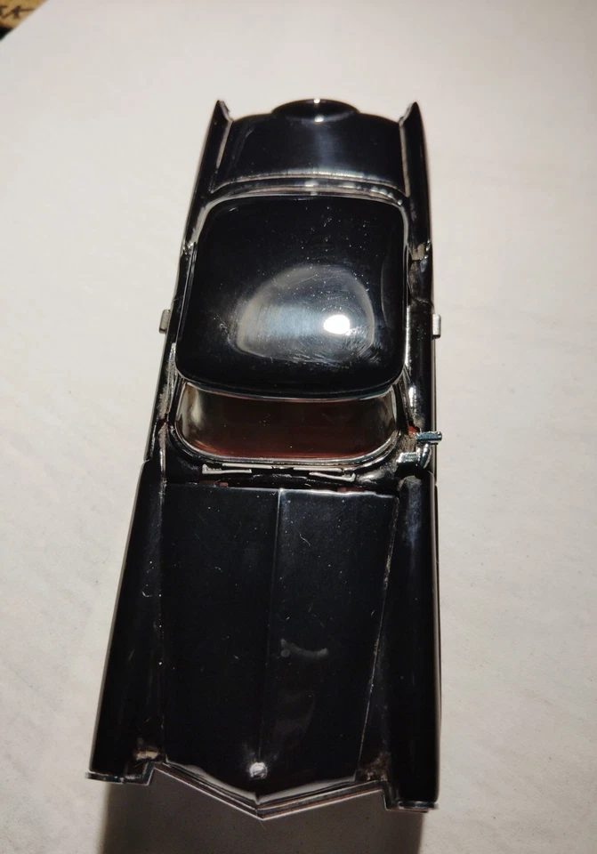 1956 LINCOLN CONTINENTAL MARK II FRANKLIN MINT 1:43 DIECAST BLACK CAR W/ RED INT - Image 4 of 4