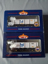 Bachmann OO Gauge - 37-551 - 46 Tonne Box Mineral Wagon Yeoman x2 - Used