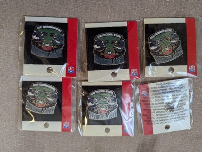 Eagles Vs Broncos Happy Holiday Dec 27, 2009 Comemertive Collectible PIN