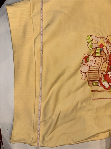 Sudadera Strawberry Shortcake & Friends amarilla con logotipo bordado de gran tamaño - Imagen 8 de 9