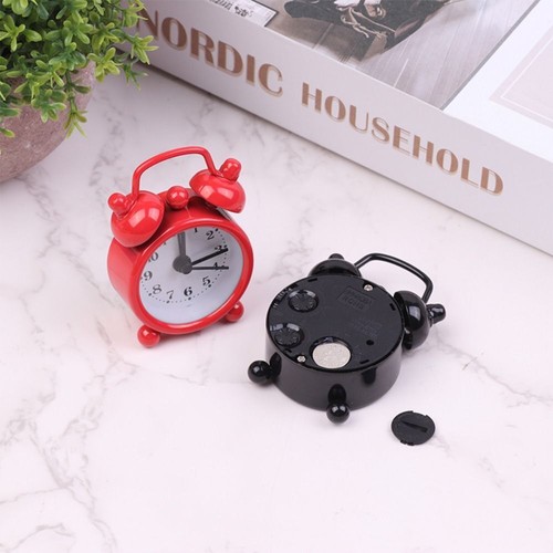 Silent Bedside Alarm Clock Classic Small Table Clock Desk Decor - Picture 6 of 17