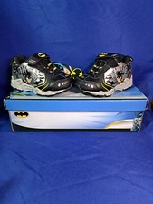 New In Box DC Comics Batman Light Up Sneakers Slip on Strap Closure Boys Size7M