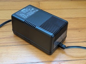 Genuine Yamaha PA-6 Heavy Duty Power Supply for Digital Keyboards, Drums
