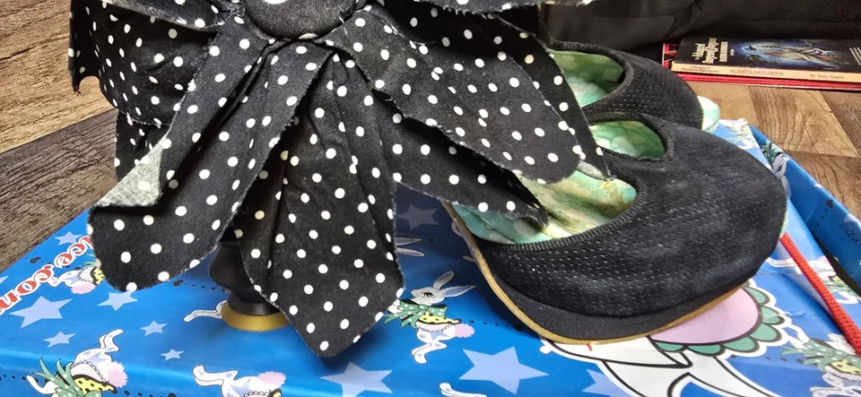 Blusa Foxy Flower Preta Escolha Irregular EUA Tamanho 9/Eur Tamanho 40 Usado com Caixa - Imagem 2 de 4