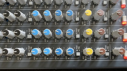 GL2800-24 Mixing Desk plus RPS11 Power Supply and Flightcase. Allen & Heath. - Picture 13 of 16