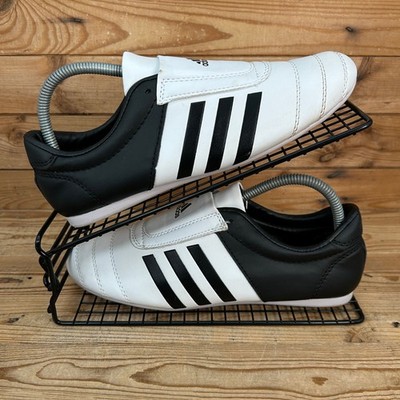 Adidas Turnschuhe Damen Größe UK 7 Adi Kick 2 weiß schwarz Taekwondo flache Schuhe