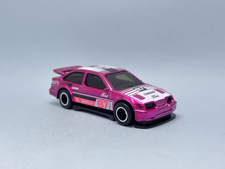 Hotwheels 2026 Super Treasure Hunt STH # '87 Ford Sierra Cosworth Un-spun Opened - Image 3 of 4