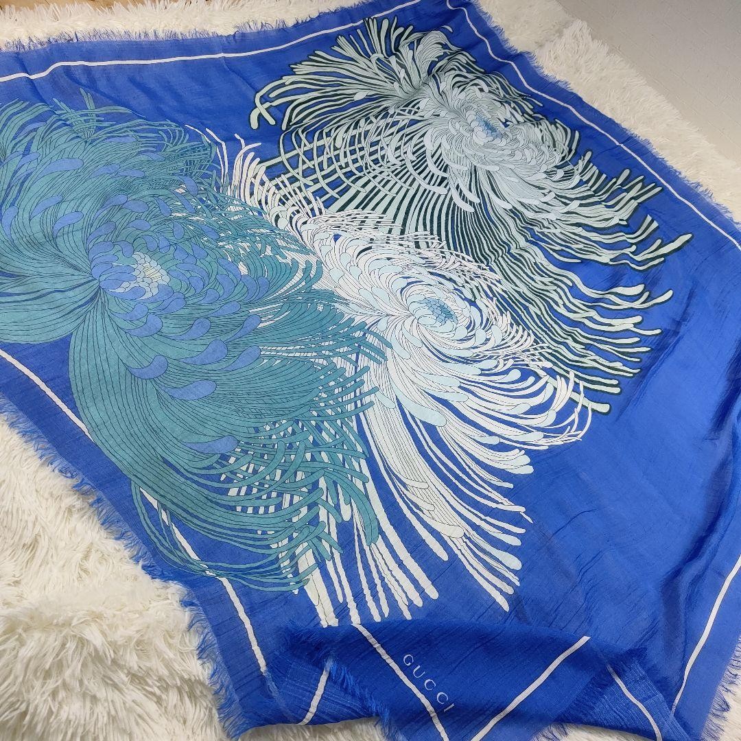 GUCCI Large Silk Rayon Scarf with Floral Pattern, 118cm x 125cm