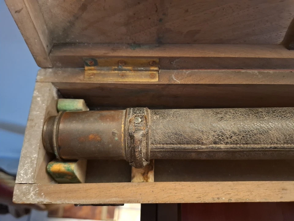 Longue-vue de marine XIXe en cuir et laiton et boite en boîs A Bardou Paris  - Photo 3/4