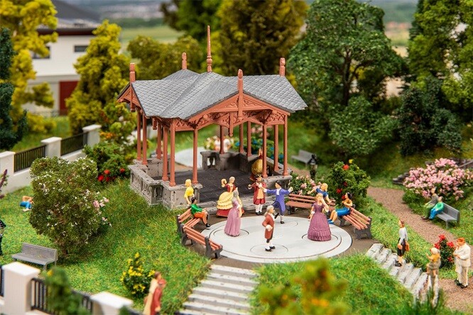 Faller 130655 - H0 - Music Pavilion with Dancing Figures - New