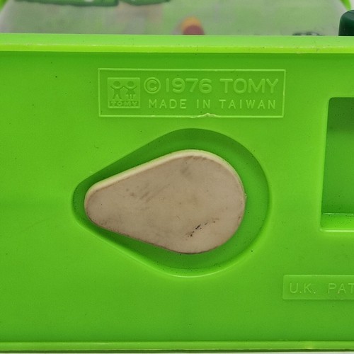 VINTAGE 1976 TOMY WATERFUL LEAP FROG PLASTIC RING TOSS WATER HANDHELD GAME TOY - Picture 9 of 9