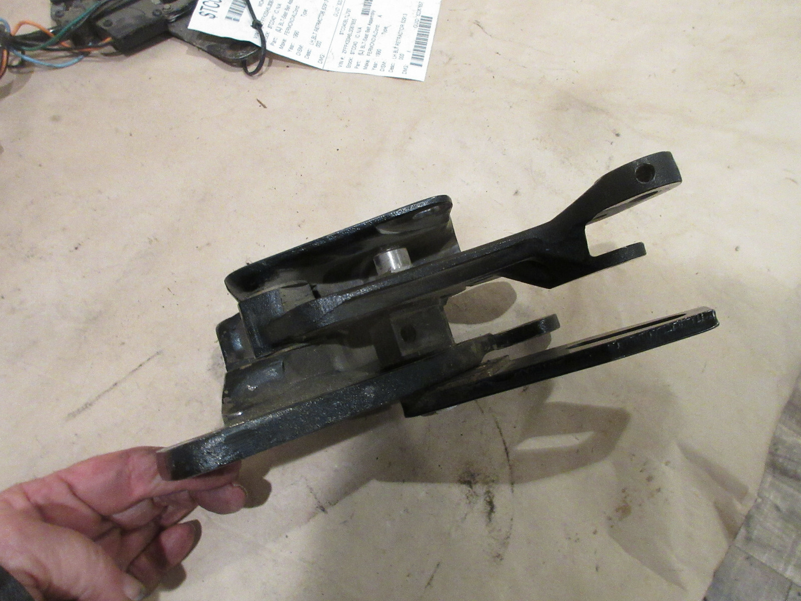 Ferrari 355 Spider - RH Convertible Top Mount Assy. Pivot P/N 64528100