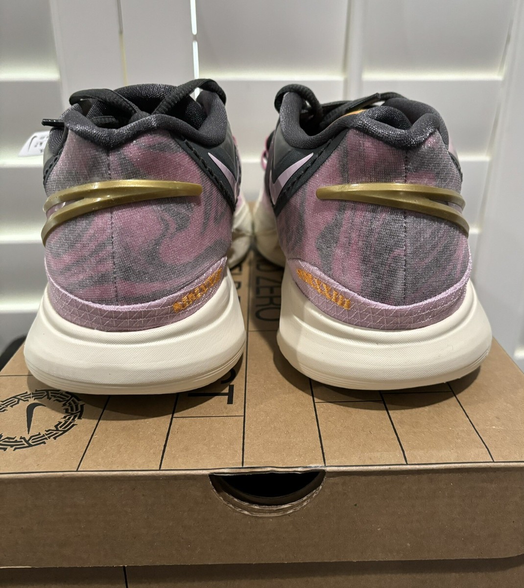 Nike Kyrie 8  display picture 1