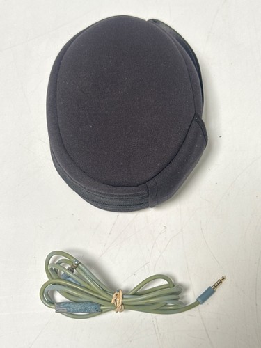 Beats by Dre Over Ear Wireless Headphones - Solo - Parts & Repair - As Is - Read - Picture 3 of 13