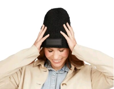 HUNTER tonal patch beanie, cozy black winter hat, NEW  display picture 2