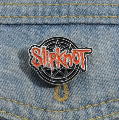 SLIPKNOT WAIT AND BLUED EMAILLE PIN ABZEICHEN UK