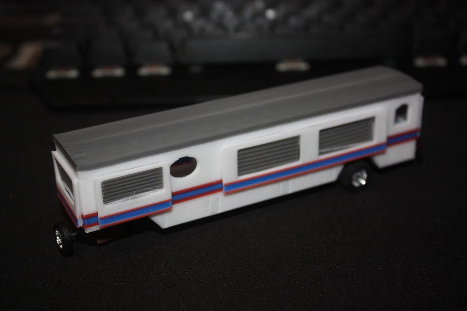 Fairground Caravan Kit Track H0 1:87 - Image 3 of 4