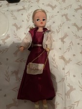 Pedigree Active Sindy Wearing Complete Shower stopper Outfit.