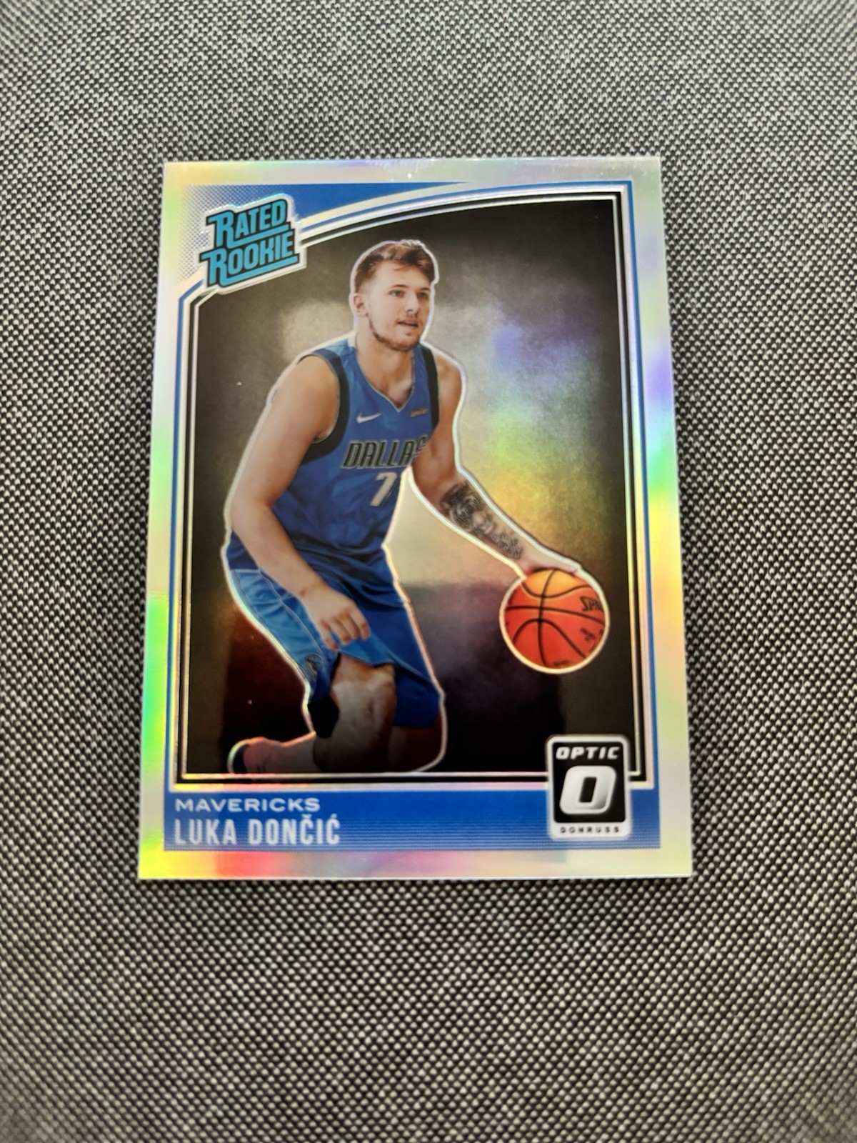 2018-19 Optic Luka Doncic Holo Prizm Rated Rookie Card #177, LA Lakers