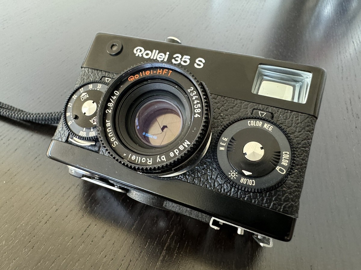 Rollei 35S - Black - 35mm Film Camera - Sonnar 40mm Lens