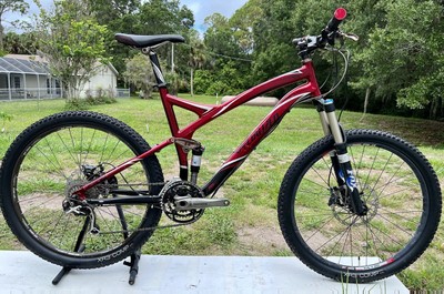 Bicycles - 2008 Specialized Stumpjumper 