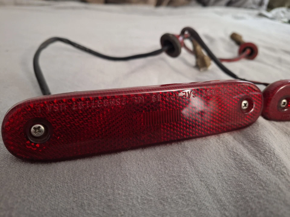 1991-1994 Nissan Sentra / NX Rear Side Marker Parking Lamps RH LH OEM Genuine - Image 2 of 4