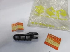 New Genuine Suzuki 43560-40400 RM125 RM250 RM400 Left LH Footrest Foot Peg