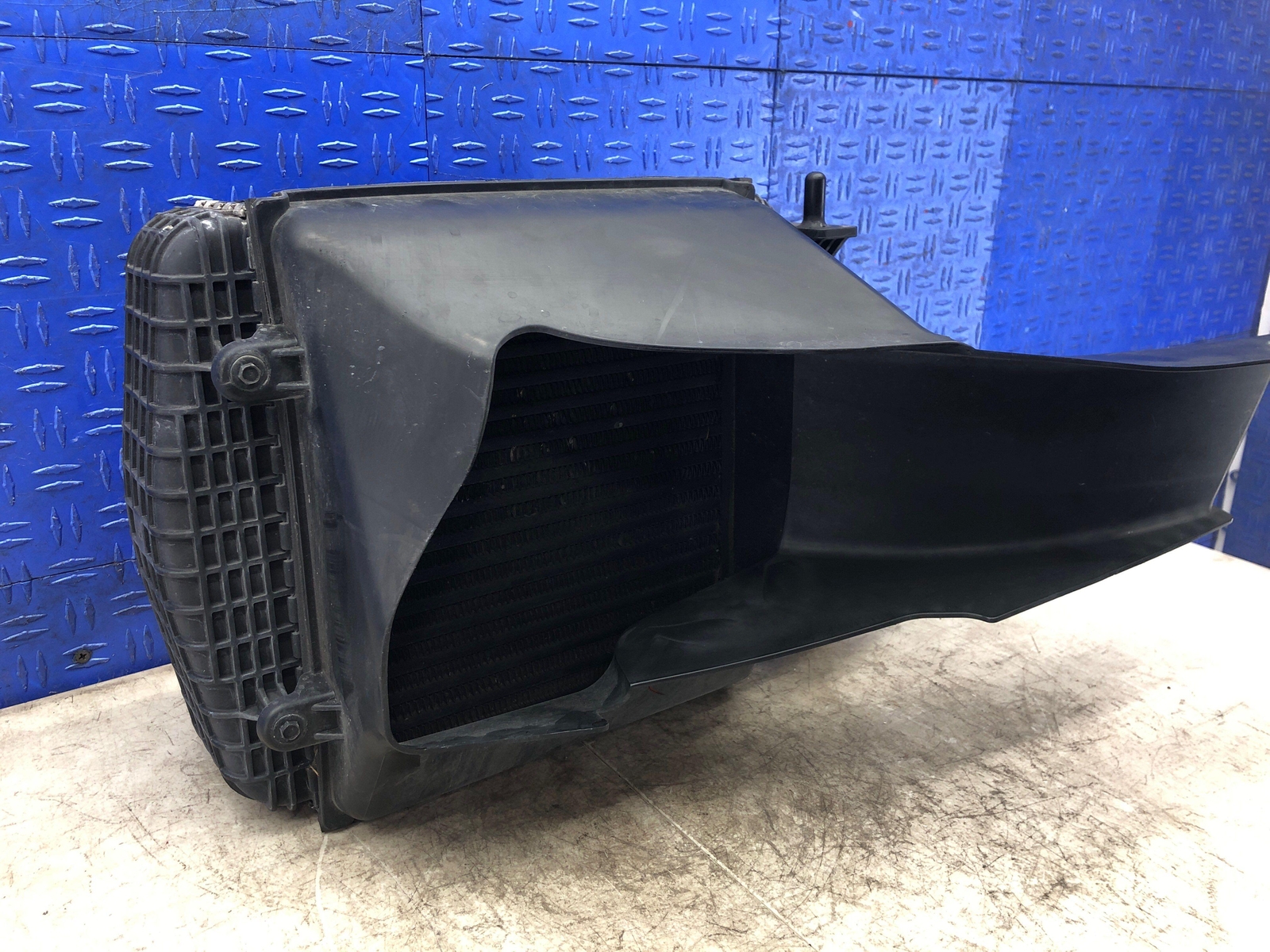 2014-2021 MASERATI QUATTROPORTE GHIBLI 3.0L LEFT INTERCOOLER  DUCT 16474839