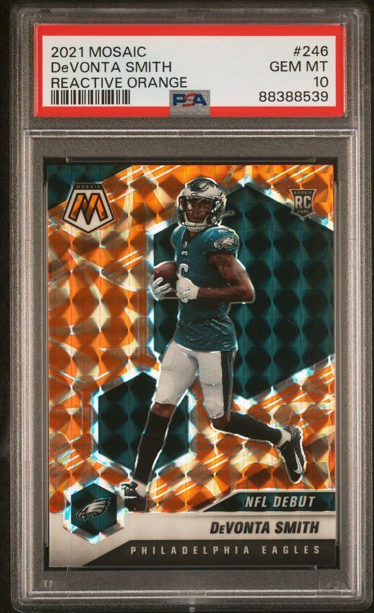 2021 Panini Mosaic NFL Debut Reactive Orange Prizm #246 Devonta Smith PSA 10