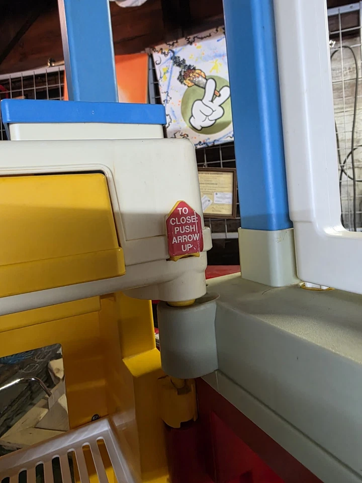 1989 McDonald's Cooking Station/Drive Through The Kitchen. In Great Condition. - Image 3 of 4