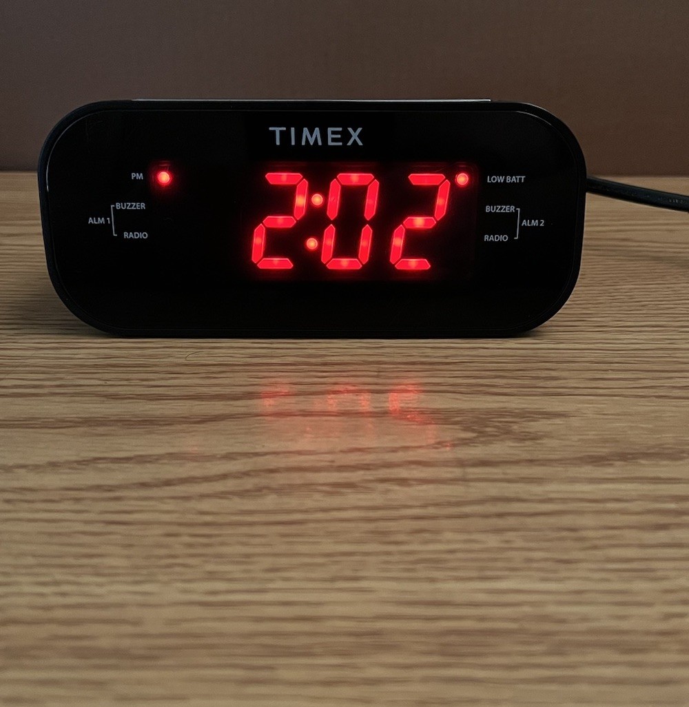 Timex T231Y Alarm Clock Radio 2 Alarm Radio Buzzer Display Dimmer Snooze/Sleep