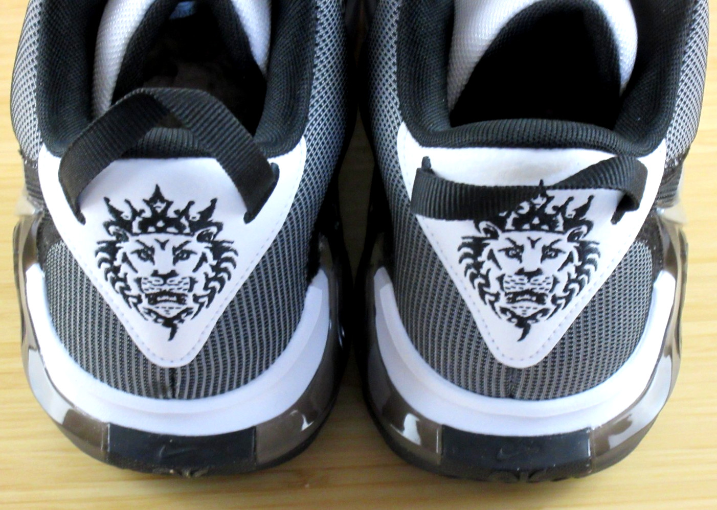 Nike Men's Lebron Witness VII Basketball Shoes White Silver Black Size 10.5 NIB thumbnail 5