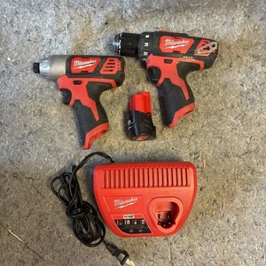 Milwaukee M12 12V Drill 2407-20 and Impact Driver 2462-20 Batt and Chrgr Combo