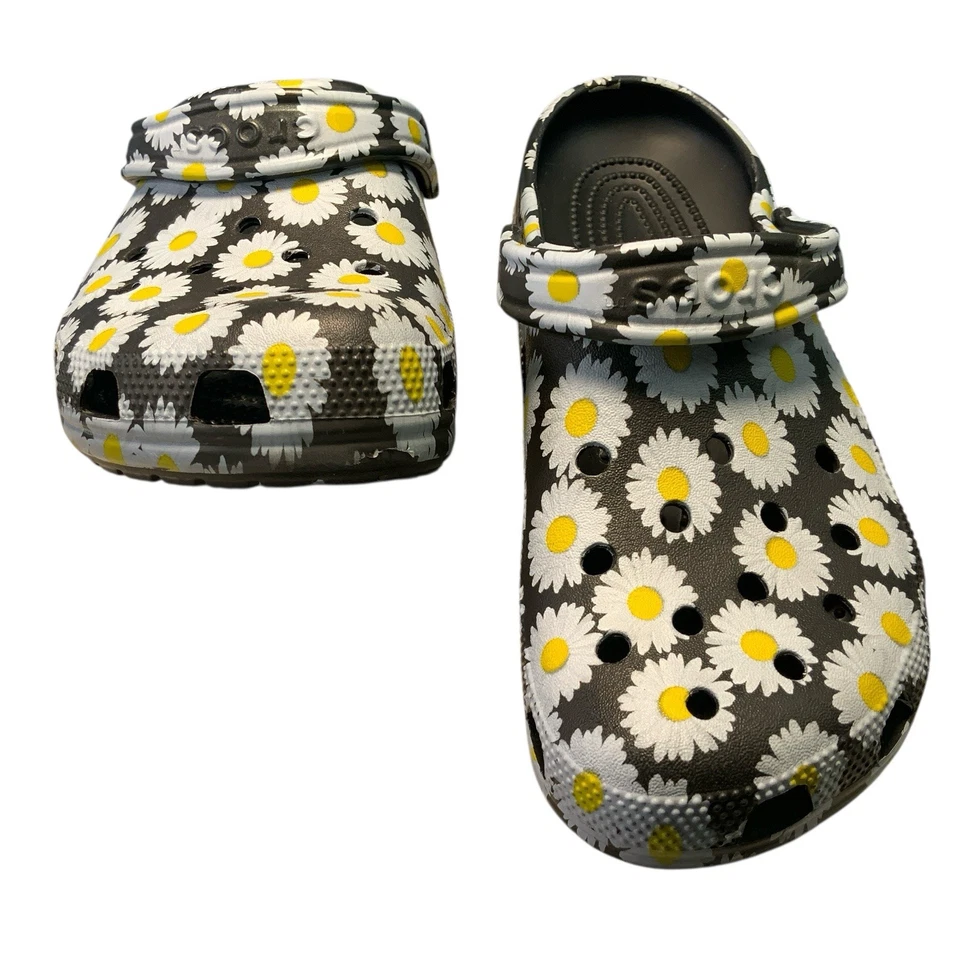 Zapatos sin cordones Crocs talla 8 clásicos zueco estampado margarita para mujer Foto 2 de 4