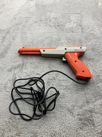 Nintendo NES Zapper Gun NES-005 Orange 1985 OEM Light Gun Duck Hunt Tested