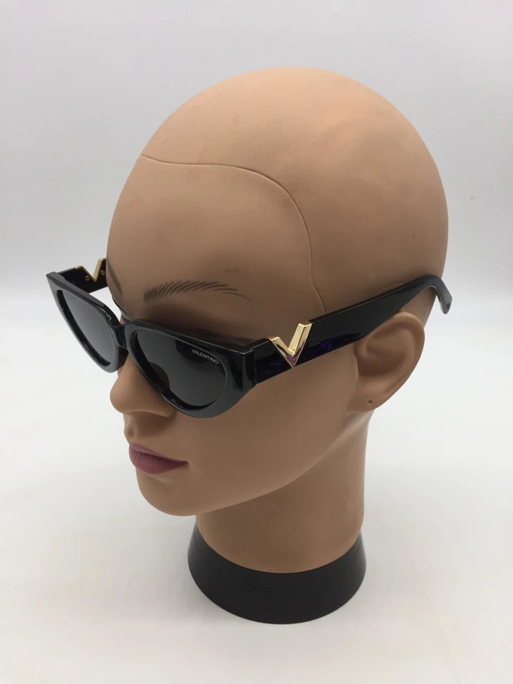 Valentino Women's Designer Black Sunglasses 54-17-146 Grey Lens - Image 3 of 4