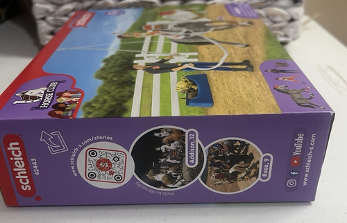 NEW In Box Schleich Horse Club Mia's Vaulting Riding Playset (42443) - Picture 3 of 8