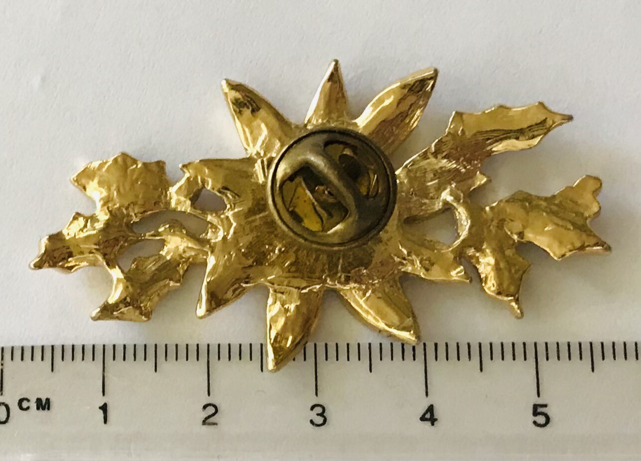 Red Flower Brooch Pin Badge Rare Vintage (J9) eBay