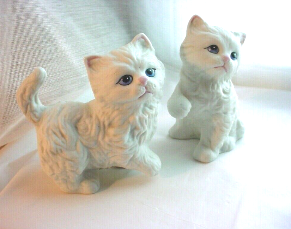 White Kitten Figurines Homco Bisque Porcelain 2 Piece Lot Vintage