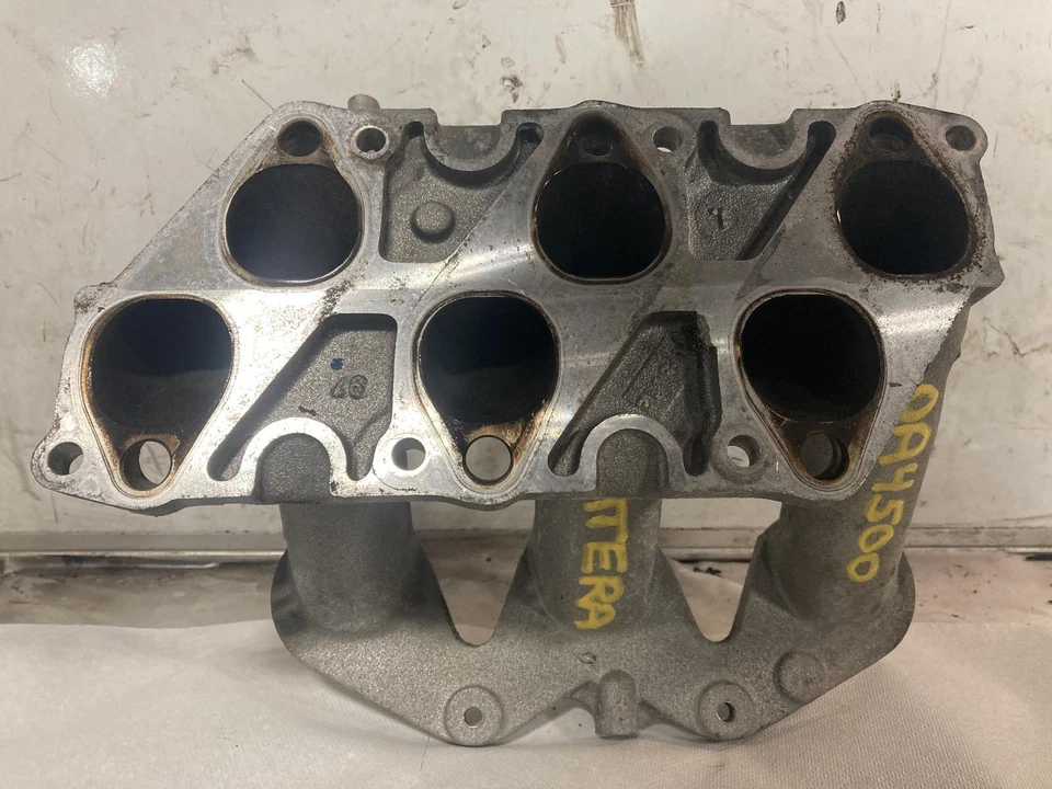 Used Center Engine Intake Manifold fits: 1997 Cadillac Catera 6-181 3.0L center Foto 2 de 4